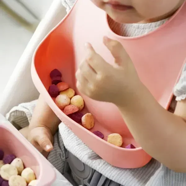 シリコーン食器子供用ベビー給餌セット漫画プレートパーソナライ - Silicone Baby Bibs のレビューと価格